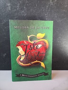 The Isle Of The Lost By Melissa De La Cruz A Descendants Novel Paperback